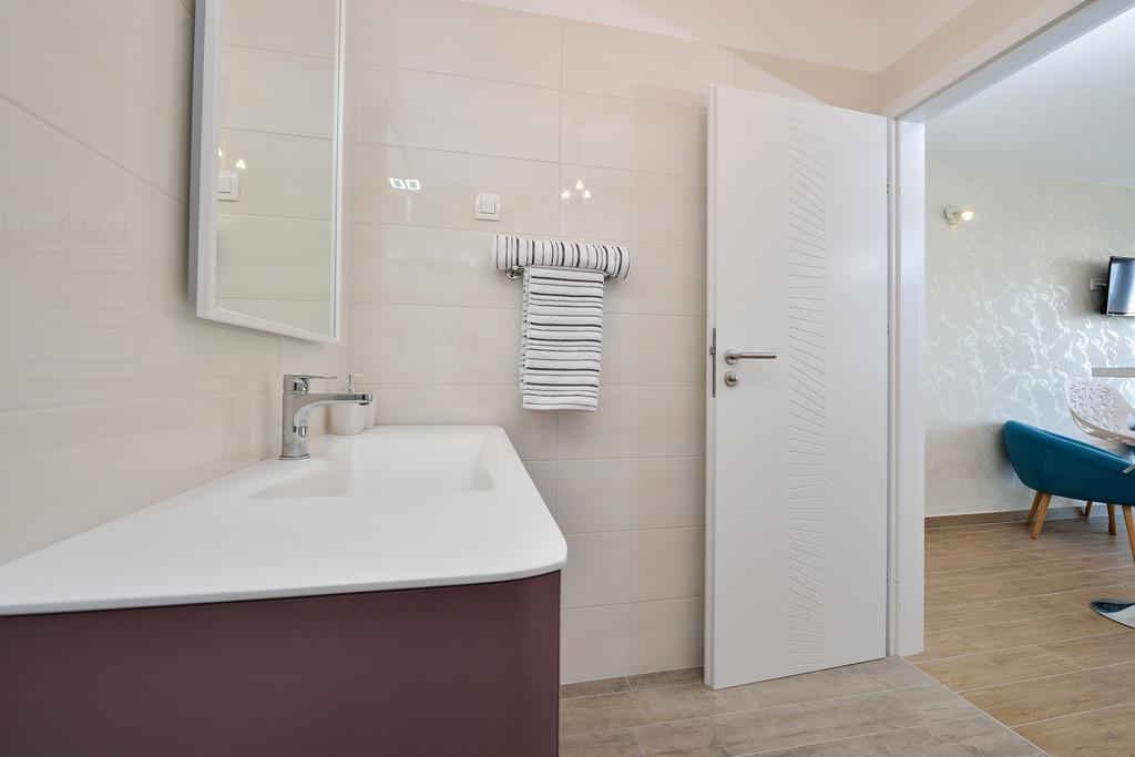 Lavender Apt. W. Balcony In Old Town Zadar Zewnętrze zdjęcie